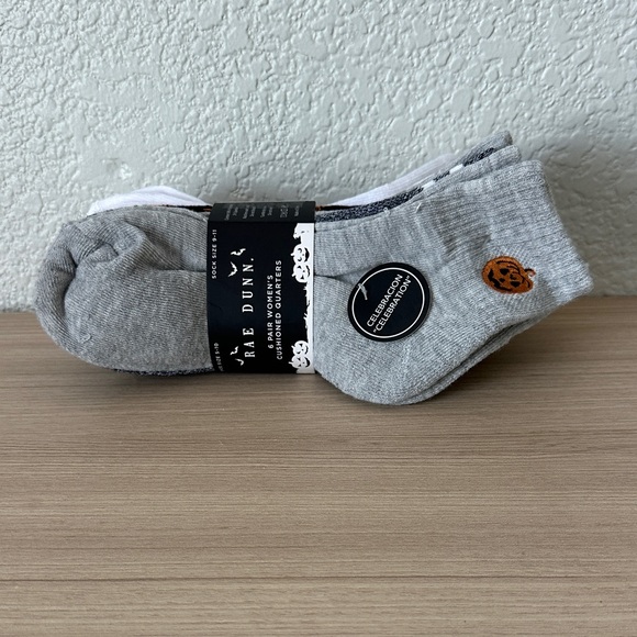 Rae Dunn Gray Casual Socks with Halloween Design 6 pairs - Picture 1 of 5